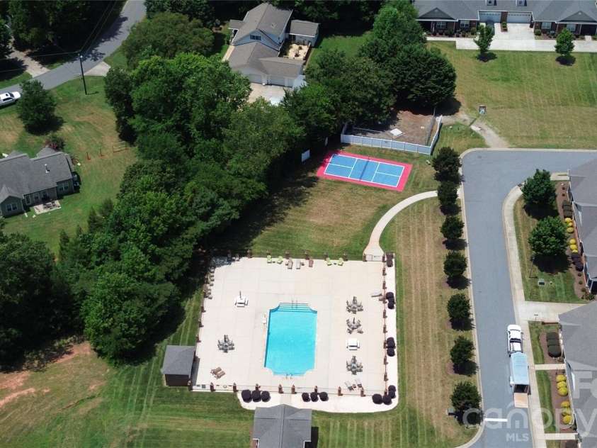 8909 Sweet Cherry Lane, Denver, NC 28037.  MLS# CAR4398284, YatesRealty ID 35875. 