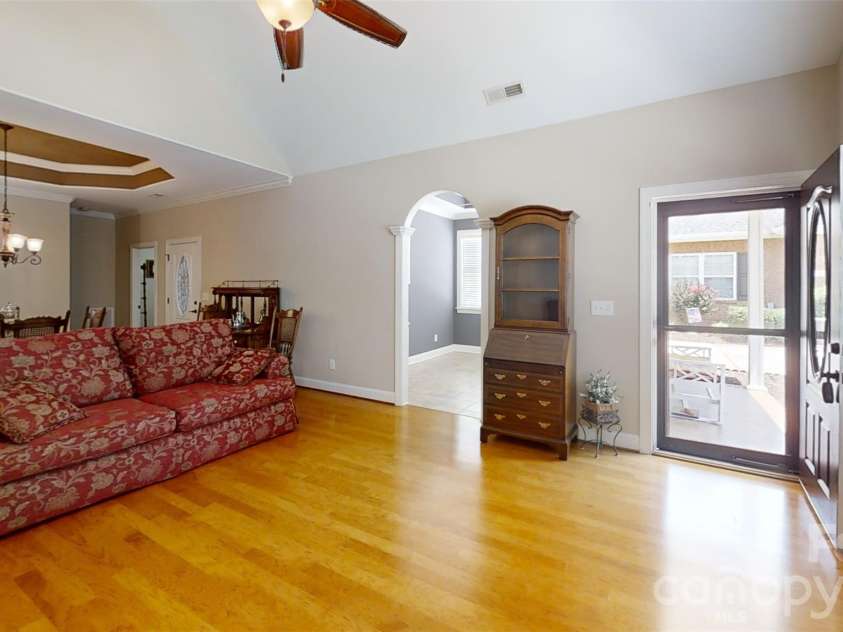 8909 Sweet Cherry Lane, Denver, NC 28037.  MLS# CAR4398284, YatesRealty ID 35875. 