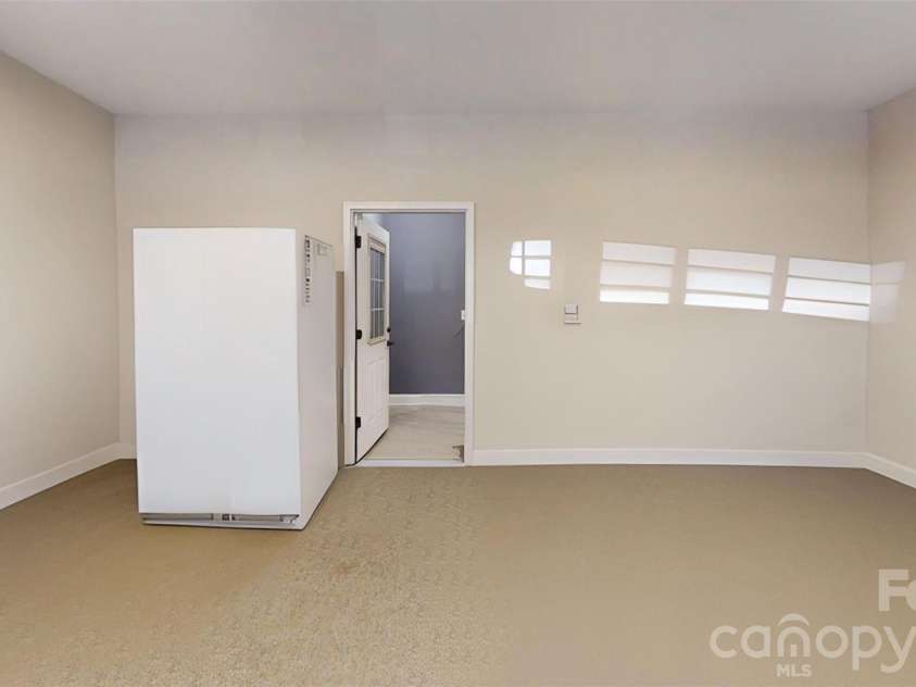8909 Sweet Cherry Lane, Denver, NC 28037.  MLS# CAR4398284, YatesRealty ID 35875. Garage Defurnished