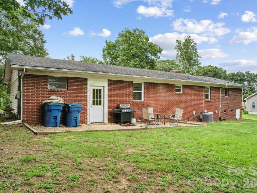 604 Archibald Road, Concord, NC 28025.  MLS# CAR4386121, YatesRealty ID 35876. 