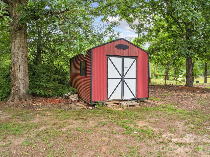 604 Archibald Road, Concord, NC 28025.  MLS# CAR4386121, YatesRealty ID 35876. 