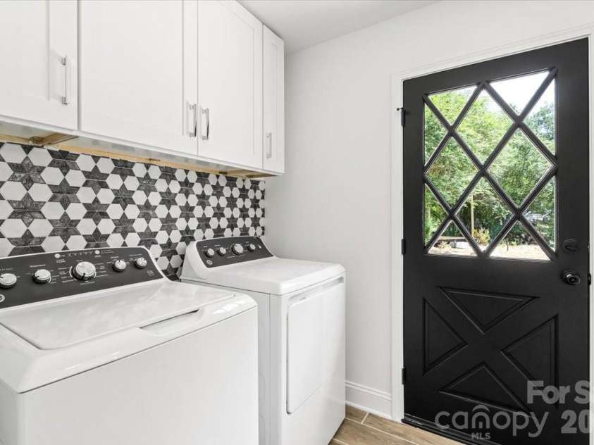 1614 Kenmore Drive, Statesville, NC 28625.  MLS# CAR4387432, YatesRealty ID 35877. 