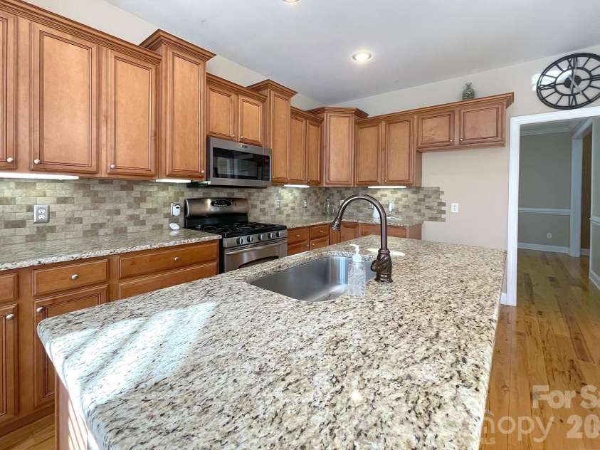 132 Monarch Lane, Mooresville, NC 28115.  MLS# CAR4391250, YatesRealty ID 35878. Kitchen Island
