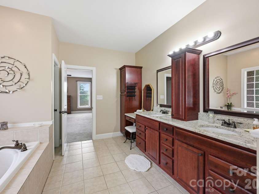 132 Monarch Lane, Mooresville, NC 28115.  MLS# CAR4391250, YatesRealty ID 35878. Primary Bath