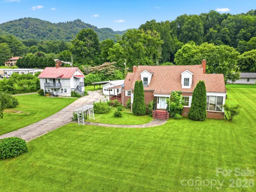 783 Skyland Drive, Sylva, NC 28779.  MLS# CAR4401871, YatesRealty ID 35879. 