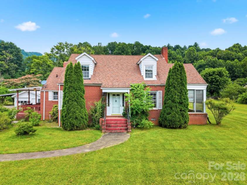 783 Skyland Drive, Sylva, NC 28779.  MLS# CAR4401871, YatesRealty ID 35879. 
