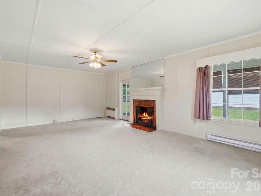 783 Skyland Drive, Sylva, NC 28779.  MLS# CAR4401871, YatesRealty ID 35879. 
