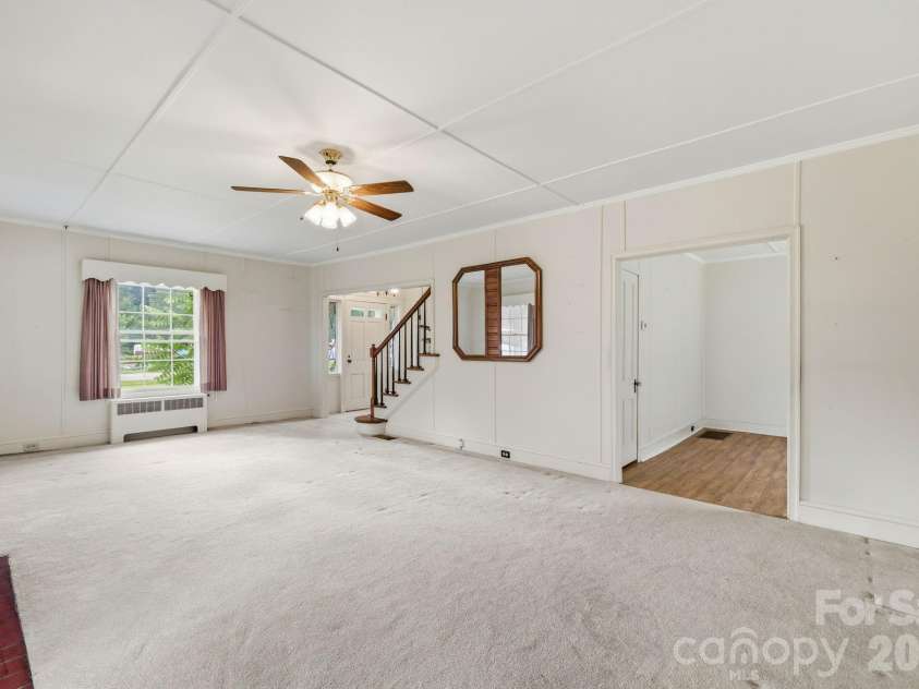 783 Skyland Drive, Sylva, NC 28779.  MLS# CAR4401871, YatesRealty ID 35879. 