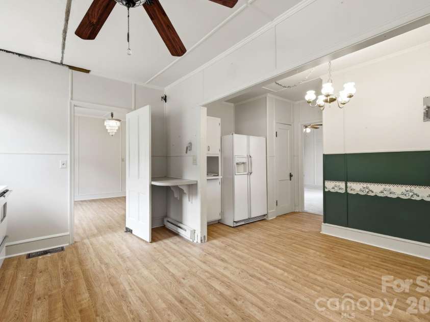 783 Skyland Drive, Sylva, NC 28779.  MLS# CAR4401871, YatesRealty ID 35879. 