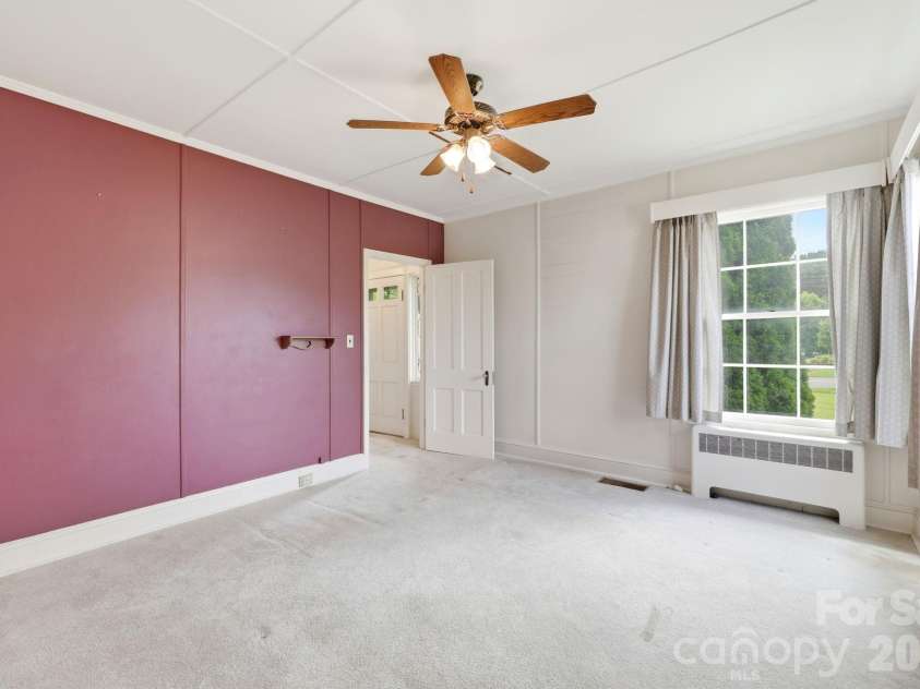 783 Skyland Drive, Sylva, NC 28779.  MLS# CAR4401871, YatesRealty ID 35879. 