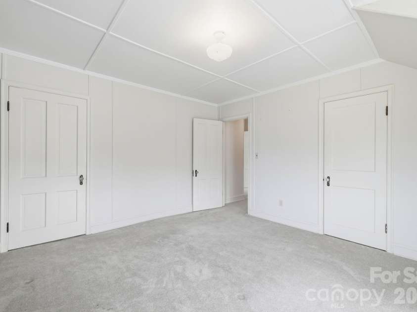 783 Skyland Drive, Sylva, NC 28779.  MLS# CAR4401871, YatesRealty ID 35879. 