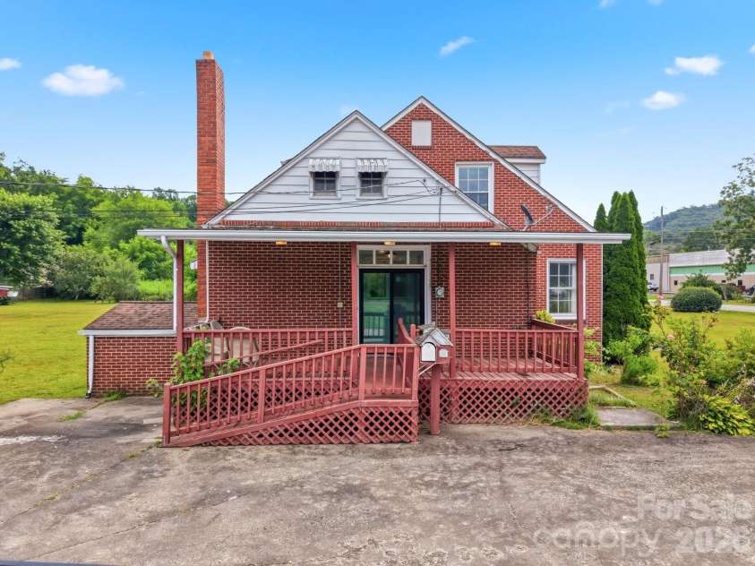 783 Skyland Drive, Sylva, NC 28779.  MLS# CAR4401871, YatesRealty ID 35879. 