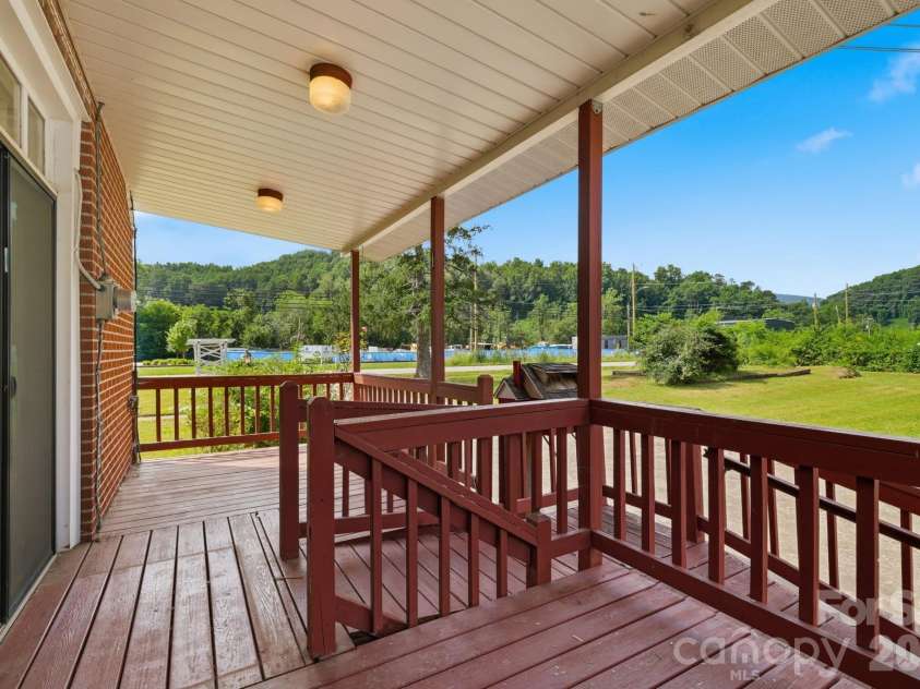 783 Skyland Drive, Sylva, NC 28779.  MLS# CAR4401871, YatesRealty ID 35879. 