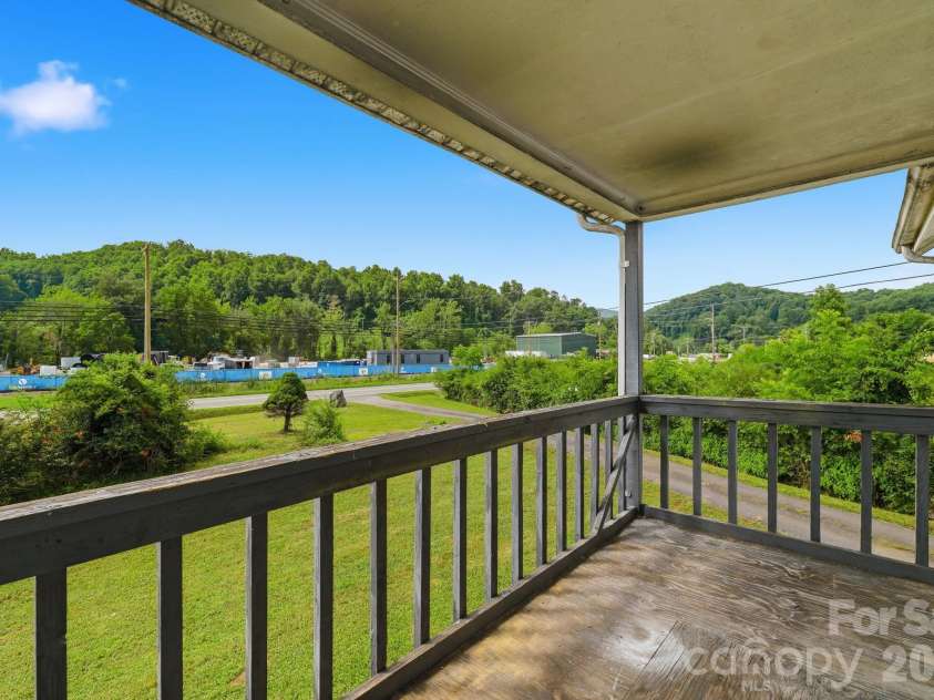 783 Skyland Drive, Sylva, NC 28779.  MLS# CAR4401871, YatesRealty ID 35879. 