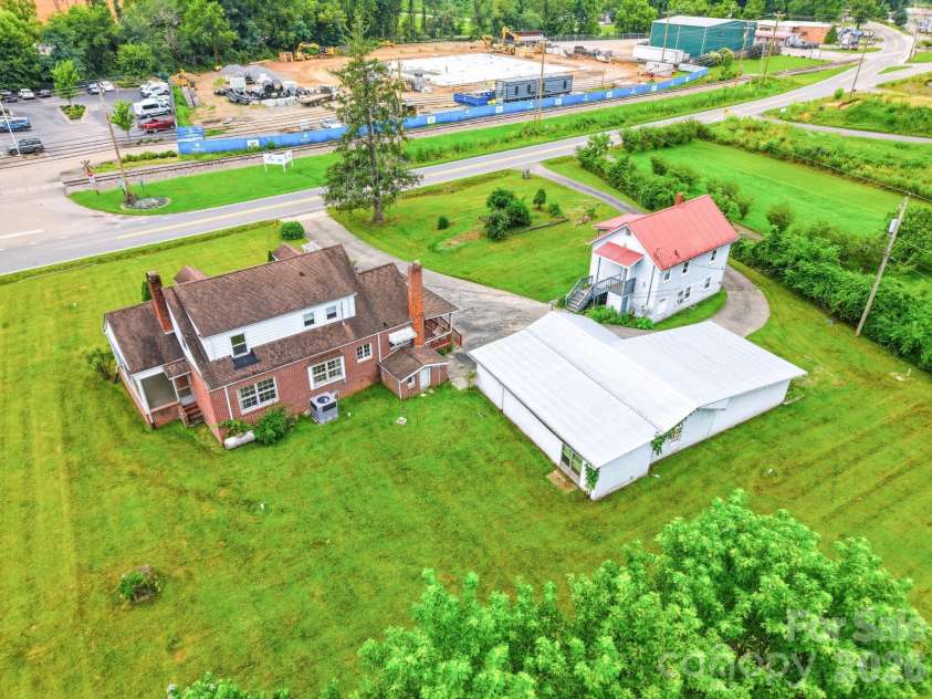 783 Skyland Drive, Sylva, NC 28779.  MLS# CAR4401871, YatesRealty ID 35879. 