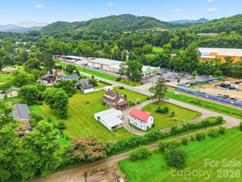 783 Skyland Drive, Sylva, NC 28779.  MLS# CAR4401871, YatesRealty ID 35879. 