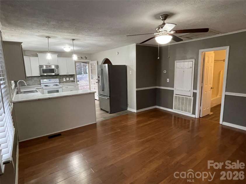 121 Randolph Road, Dallas, NC 28034.  MLS# CAR4345141, YatesRealty ID 3588. 