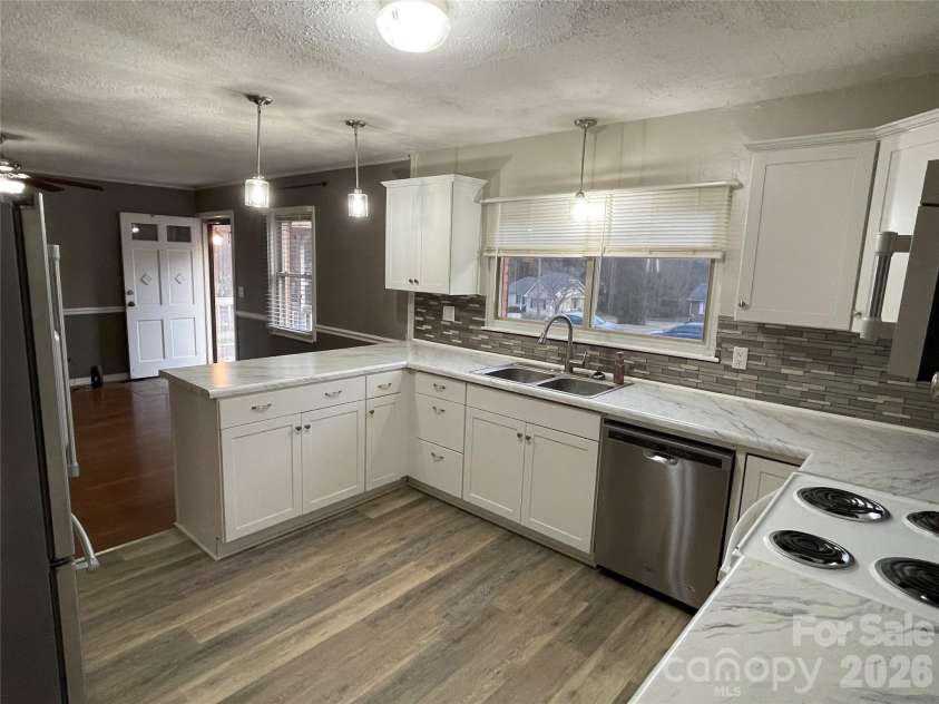 121 Randolph Road, Dallas, NC 28034.  MLS# CAR4345141, YatesRealty ID 3588. 