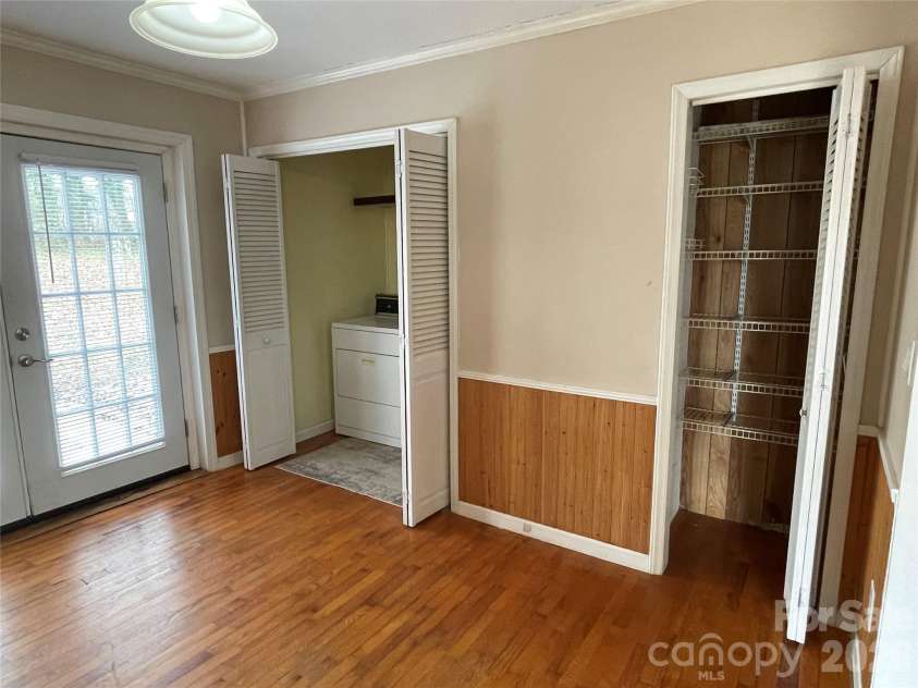 121 Randolph Road, Dallas, NC 28034.  MLS# CAR4345141, YatesRealty ID 3588. 
