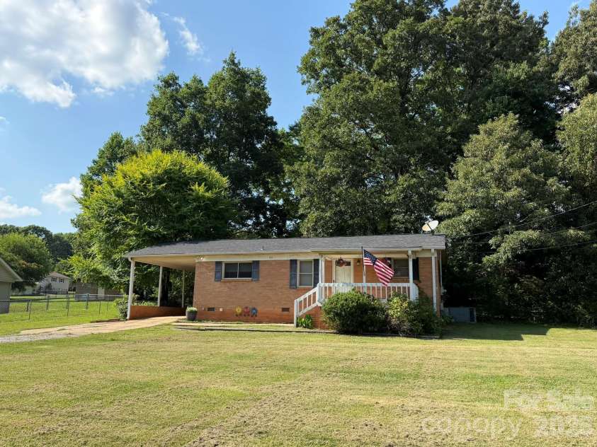121 Randolph Road, Dallas, NC 28034.  MLS# CAR4345141, YatesRealty ID 3588. 