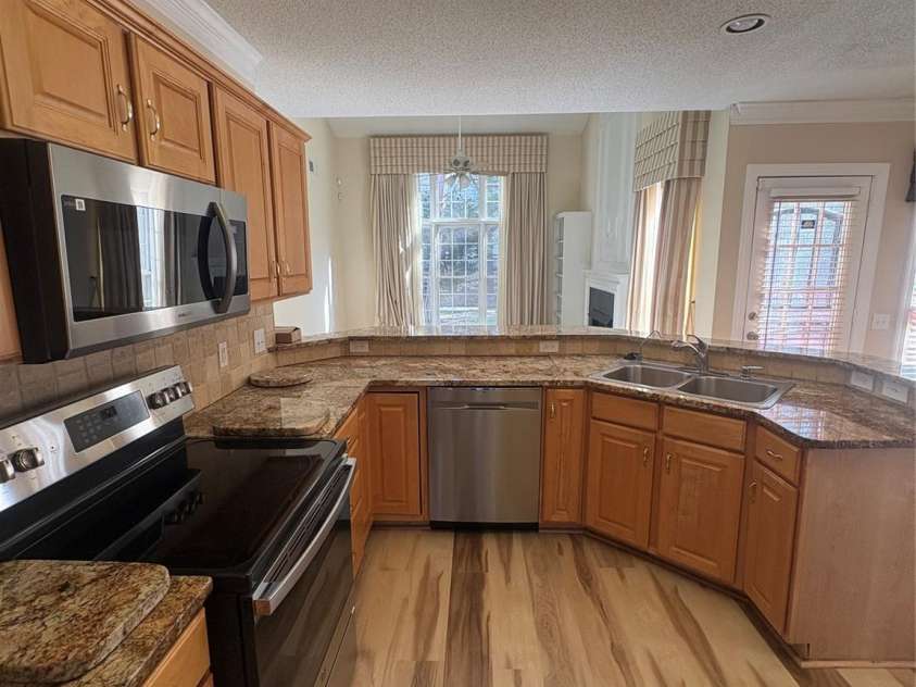 5828 Swanston Drive, Charlotte, NC 28269.  MLS# CAR4333128, YatesRealty ID 3588. Kitchen View