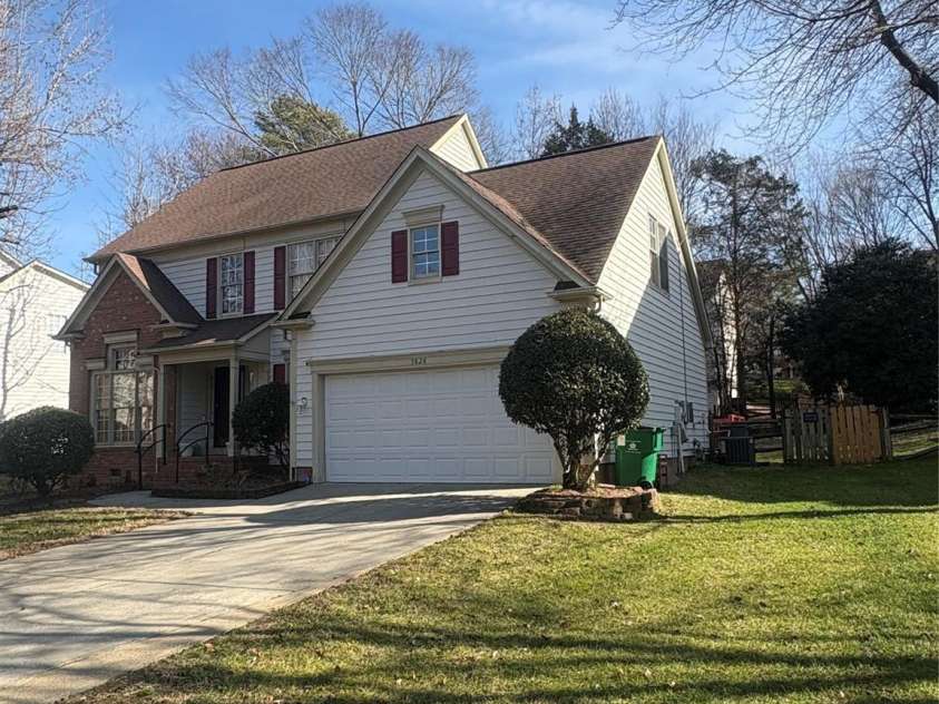 5828 Swanston Drive, Charlotte, NC 28269.  MLS# CAR4333128, YatesRealty ID 3588. Right Side