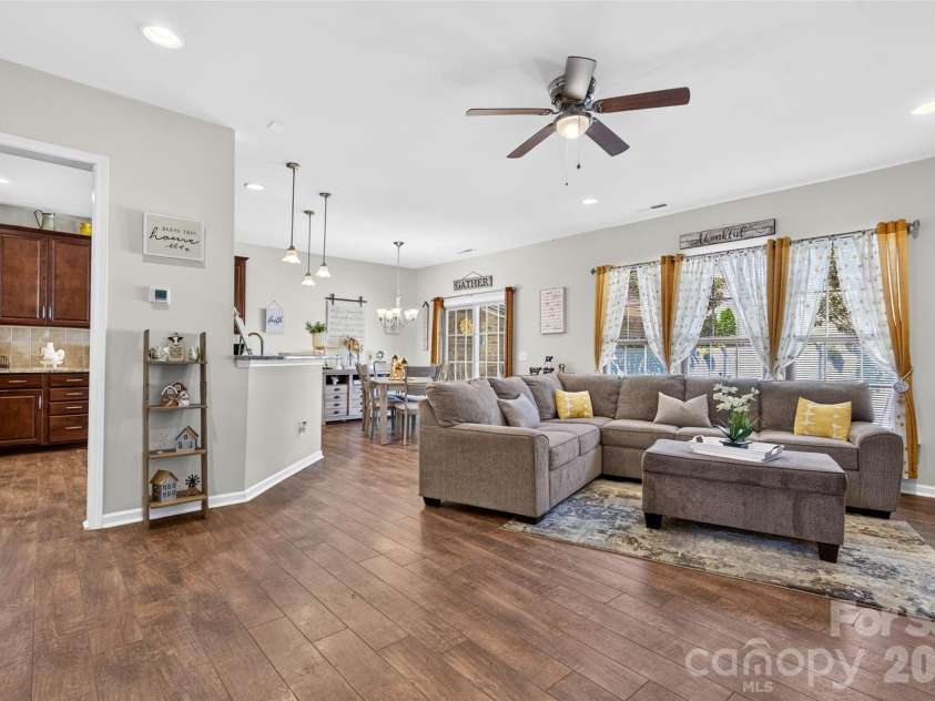6007 Cadence Lane, Fort Mill, SC 29707.  MLS# CAR4401091, YatesRealty ID 35880. 