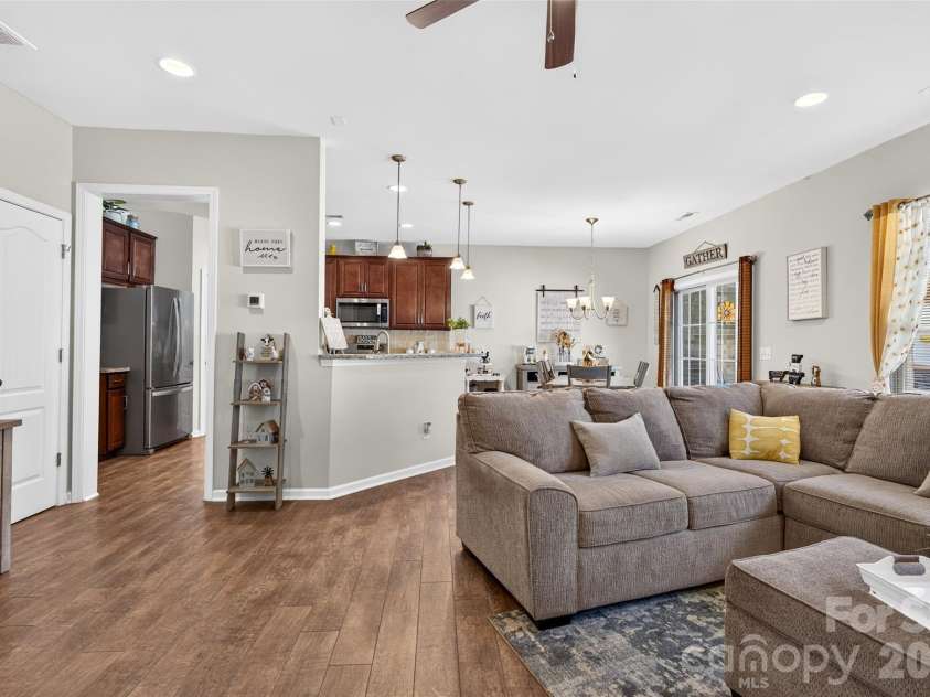 6007 Cadence Lane, Fort Mill, SC 29707.  MLS# CAR4401091, YatesRealty ID 35880. 