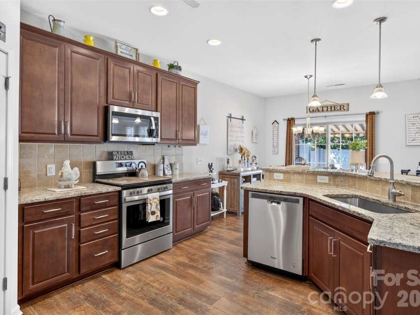 6007 Cadence Lane, Fort Mill, SC 29707.  MLS# CAR4401091, YatesRealty ID 35880. 