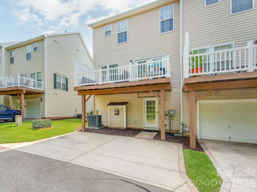 12117 Harrison Steel Drive, Charlotte, NC 28277.  MLS# CAR4397900, YatesRealty ID 35882. 2 car driveway