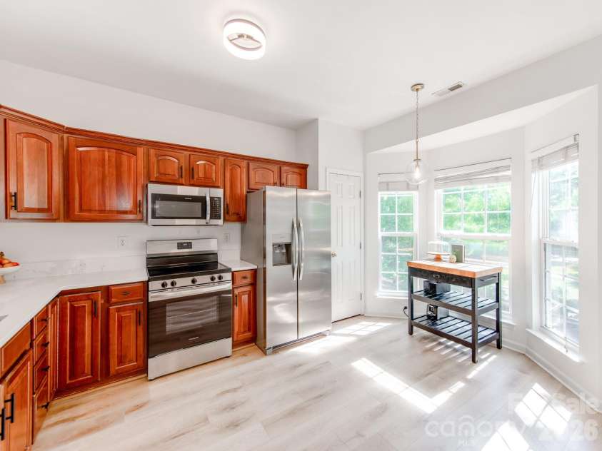12117 Harrison Steel Drive, Charlotte, NC 28277.  MLS# CAR4397900, YatesRealty ID 35882. Beautiful bay window with natural light