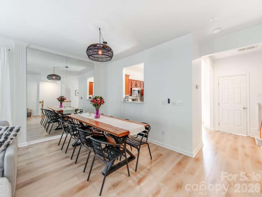 12117 Harrison Steel Drive, Charlotte, NC 28277.  MLS# CAR4397900, YatesRealty ID 35882. Dining area