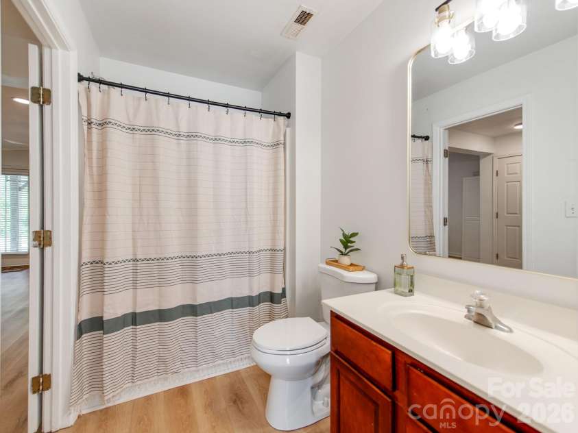 12117 Harrison Steel Drive, Charlotte, NC 28277.  MLS# CAR4397900, YatesRealty ID 35882. Entry level bathroom