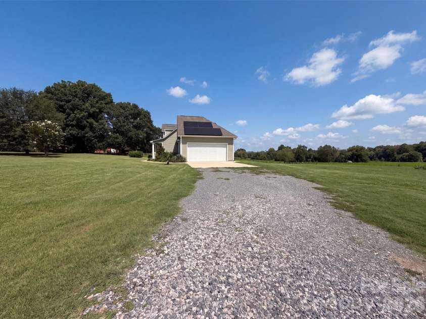 749 Williamsburg Estate Road, Clover, SC 29710.  MLS# CAR4412578, YatesRealty ID 35886. 