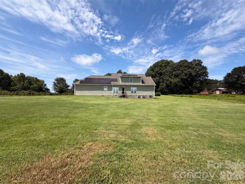 749 Williamsburg Estate Road, Clover, SC 29710.  MLS# CAR4412578, YatesRealty ID 35886. 