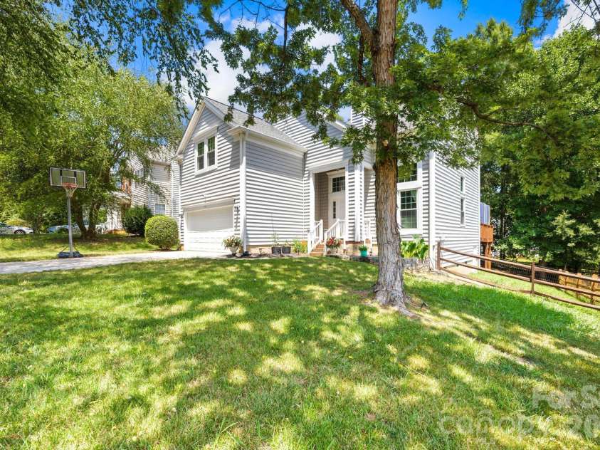 11514 Woodfire Road, Charlotte, NC 28269.  MLS# CAR4398983, YatesRealty ID 35887. 