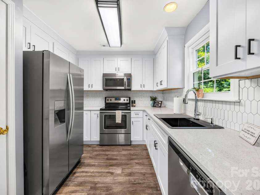 11514 Woodfire Road, Charlotte, NC 28269.  MLS# CAR4398983, YatesRealty ID 35887. 