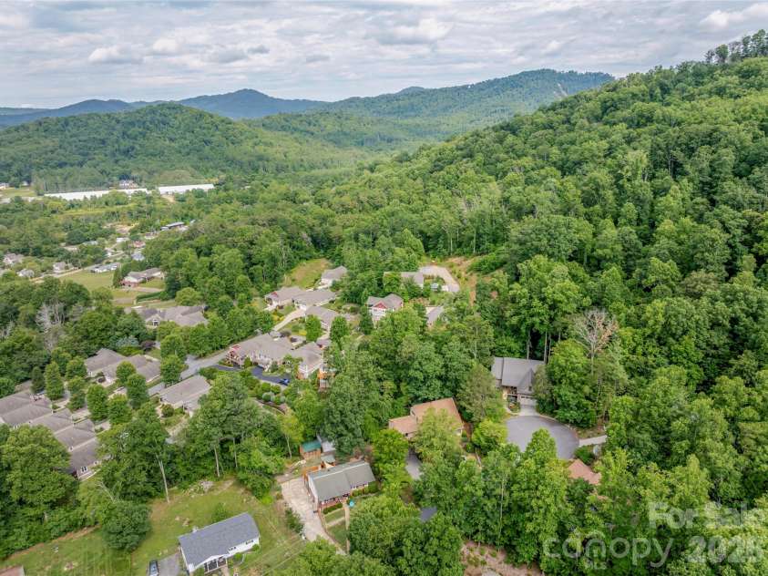45 Sunset Drive, Swannanoa, NC 28778.  MLS# CAR4393555, YatesRealty ID 35888. 