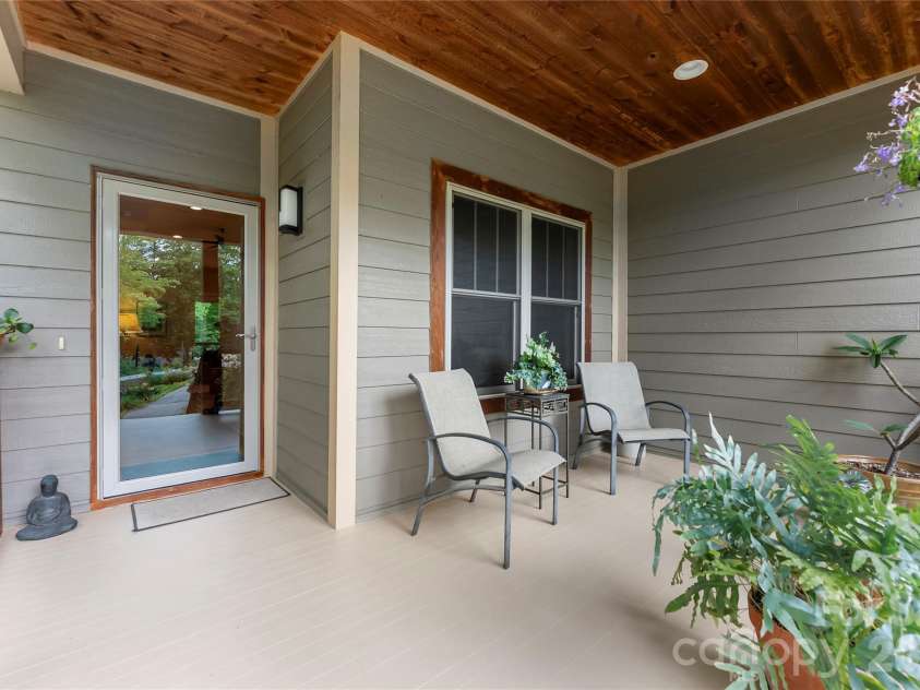 45 Sunset Drive, Swannanoa, NC 28778.  MLS# CAR4393555, YatesRealty ID 35888. 