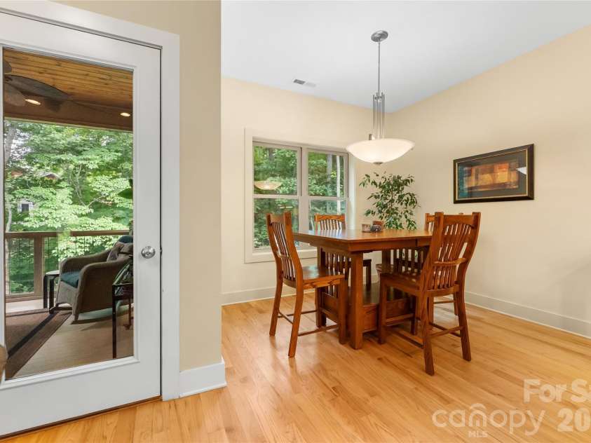 45 Sunset Drive, Swannanoa, NC 28778.  MLS# CAR4393555, YatesRealty ID 35888. 