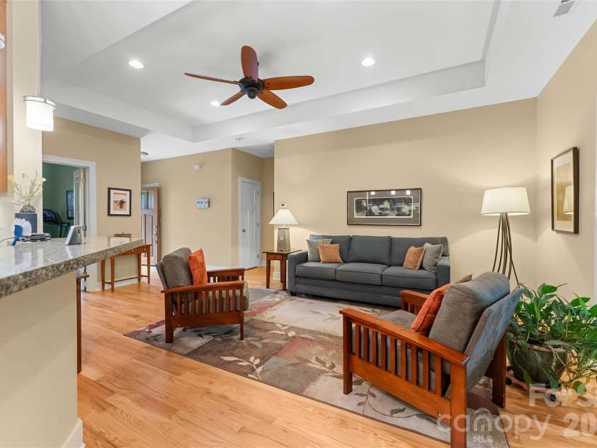 45 Sunset Drive, Swannanoa, NC 28778.  MLS# CAR4393555, YatesRealty ID 35888. 