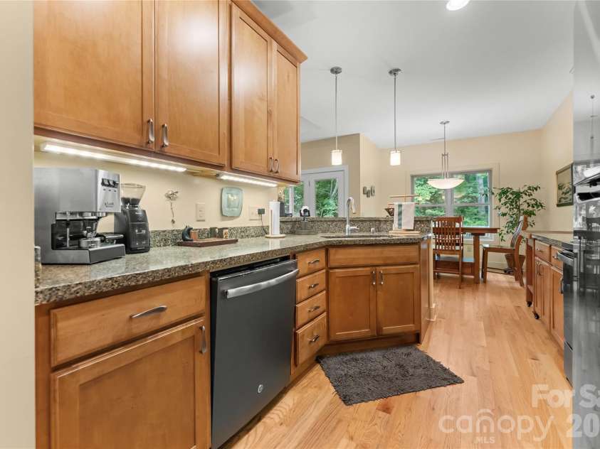 45 Sunset Drive, Swannanoa, NC 28778.  MLS# CAR4393555, YatesRealty ID 35888. 