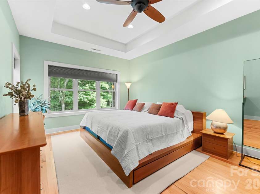 45 Sunset Drive, Swannanoa, NC 28778.  MLS# CAR4393555, YatesRealty ID 35888. 