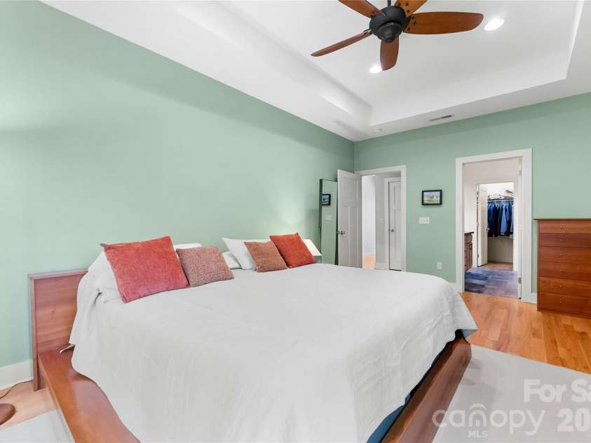 45 Sunset Drive, Swannanoa, NC 28778.  MLS# CAR4393555, YatesRealty ID 35888. 