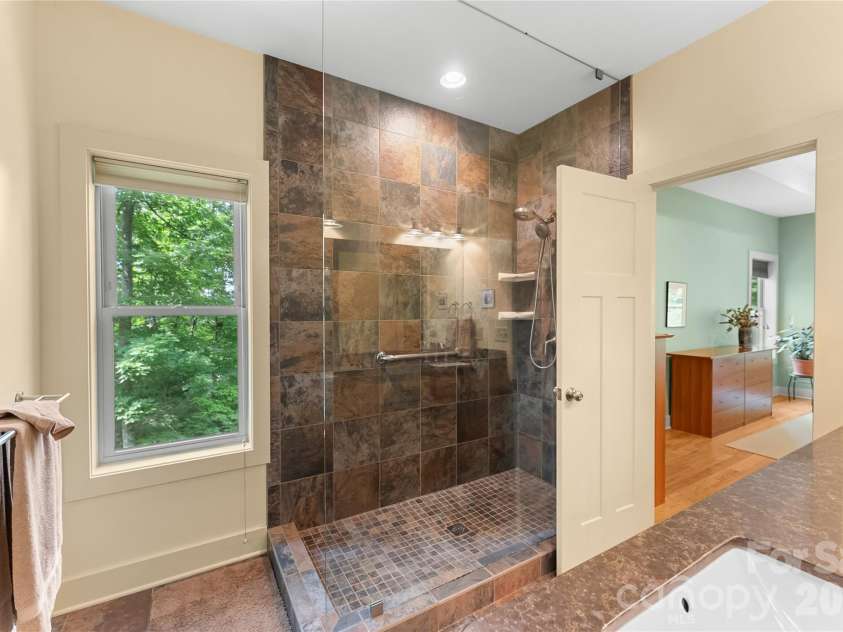 45 Sunset Drive, Swannanoa, NC 28778.  MLS# CAR4393555, YatesRealty ID 35888. 