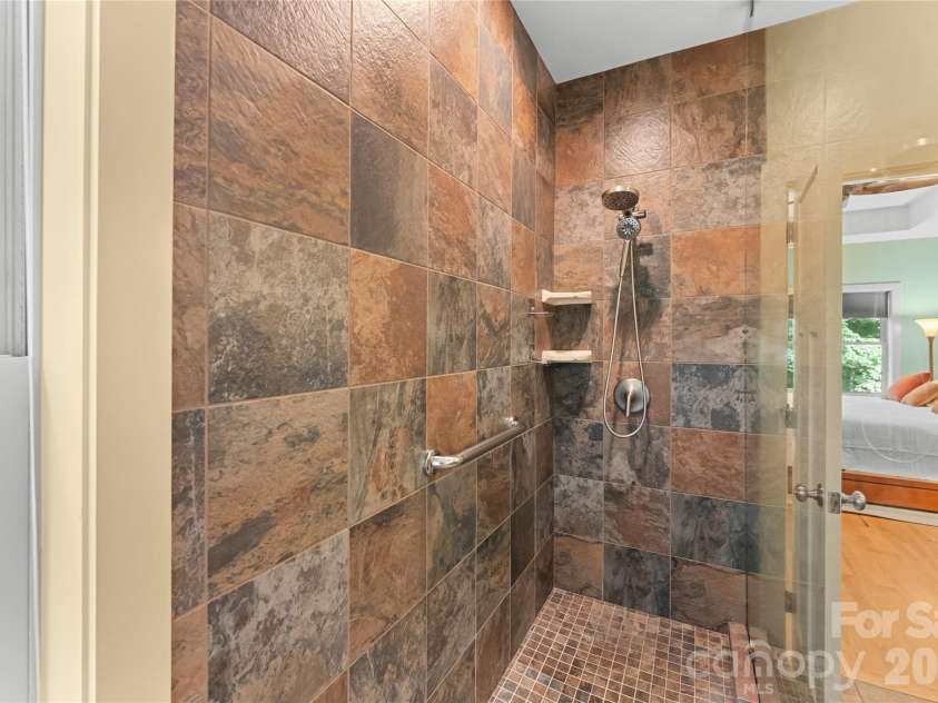 45 Sunset Drive, Swannanoa, NC 28778.  MLS# CAR4393555, YatesRealty ID 35888. 