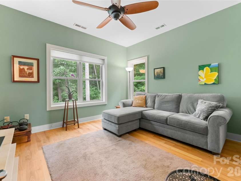 45 Sunset Drive, Swannanoa, NC 28778.  MLS# CAR4393555, YatesRealty ID 35888. 