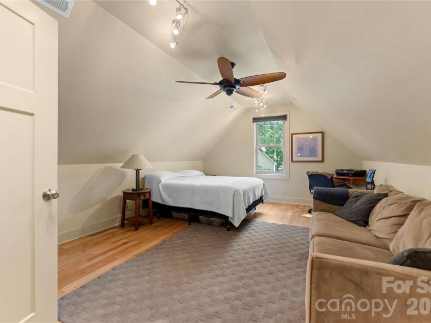45 Sunset Drive, Swannanoa, NC 28778.  MLS# CAR4393555, YatesRealty ID 35888. 