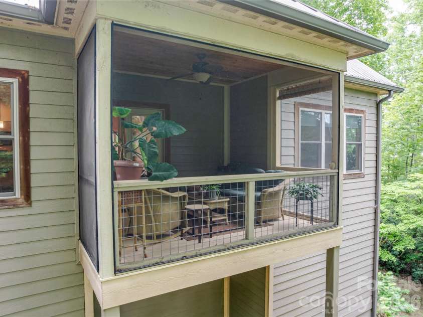45 Sunset Drive, Swannanoa, NC 28778.  MLS# CAR4393555, YatesRealty ID 35888. 