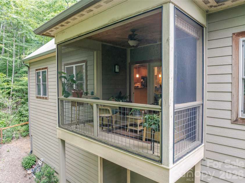 45 Sunset Drive, Swannanoa, NC 28778.  MLS# CAR4393555, YatesRealty ID 35888. 